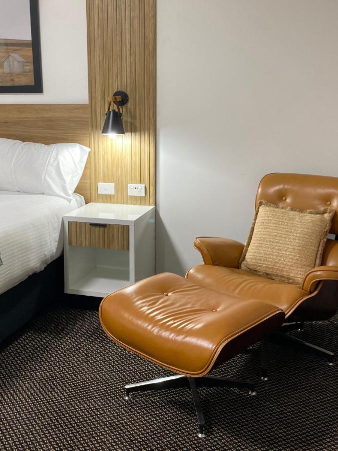 Cattlemans Country Motor Inn & Serviced Apartments Ντούμπο Εξωτερικό φωτογραφία