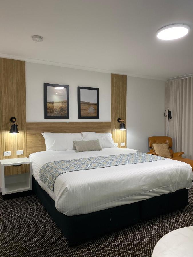 Cattlemans Country Motor Inn & Serviced Apartments Ντούμπο Εξωτερικό φωτογραφία