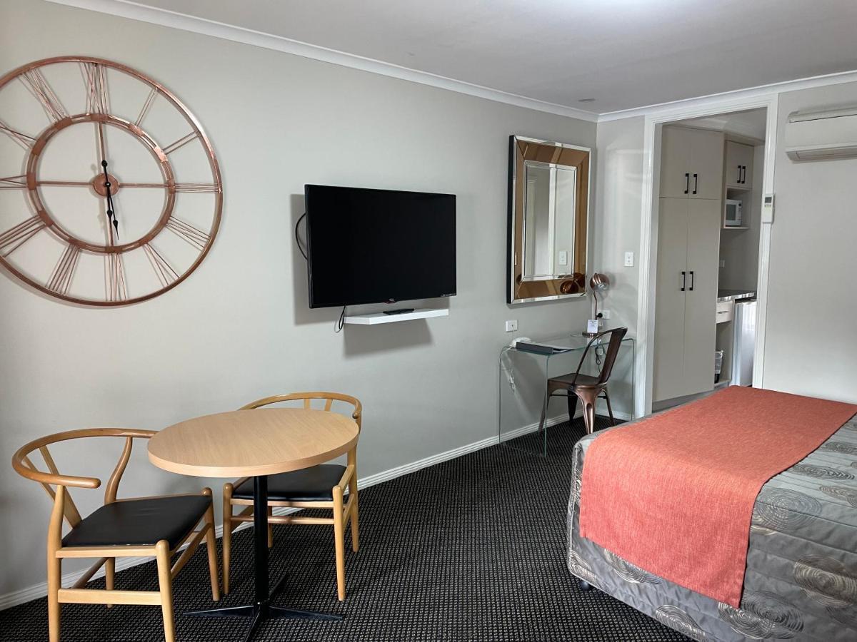 Cattlemans Country Motor Inn & Serviced Apartments Ντούμπο Εξωτερικό φωτογραφία