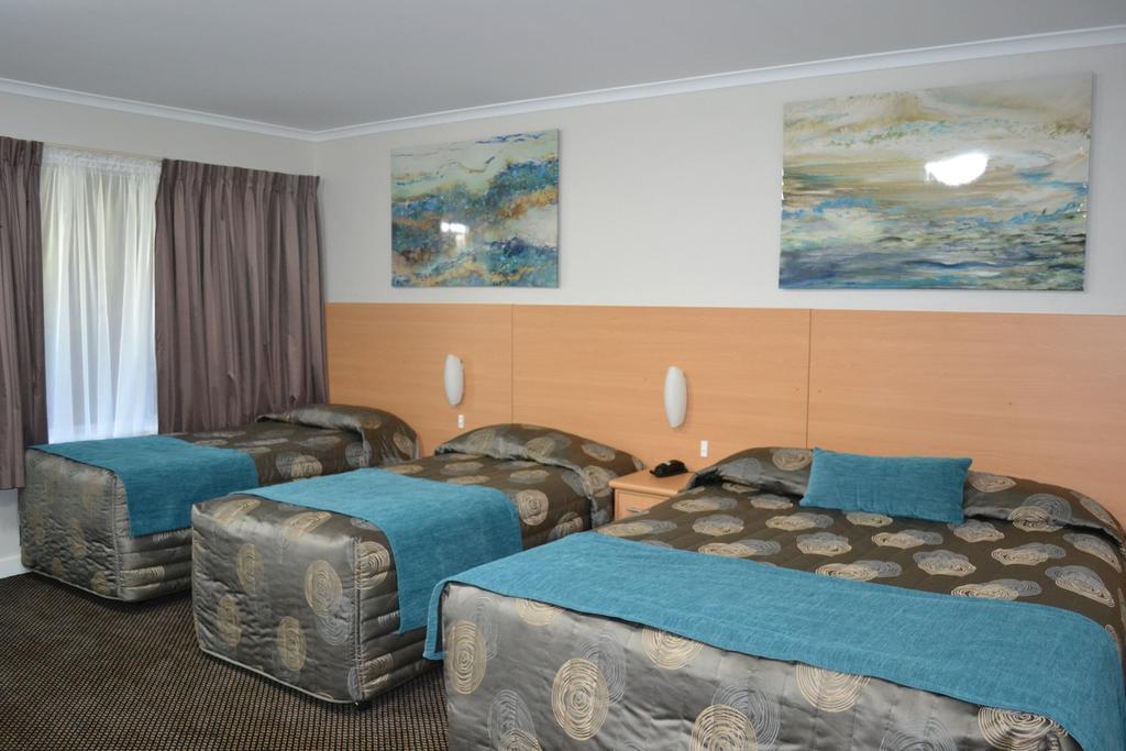 Cattlemans Country Motor Inn & Serviced Apartments Ντούμπο Δωμάτιο φωτογραφία