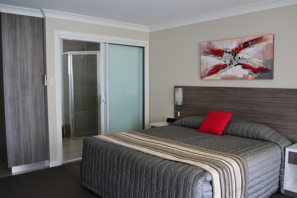 Cattlemans Country Motor Inn & Serviced Apartments Ντούμπο Εξωτερικό φωτογραφία