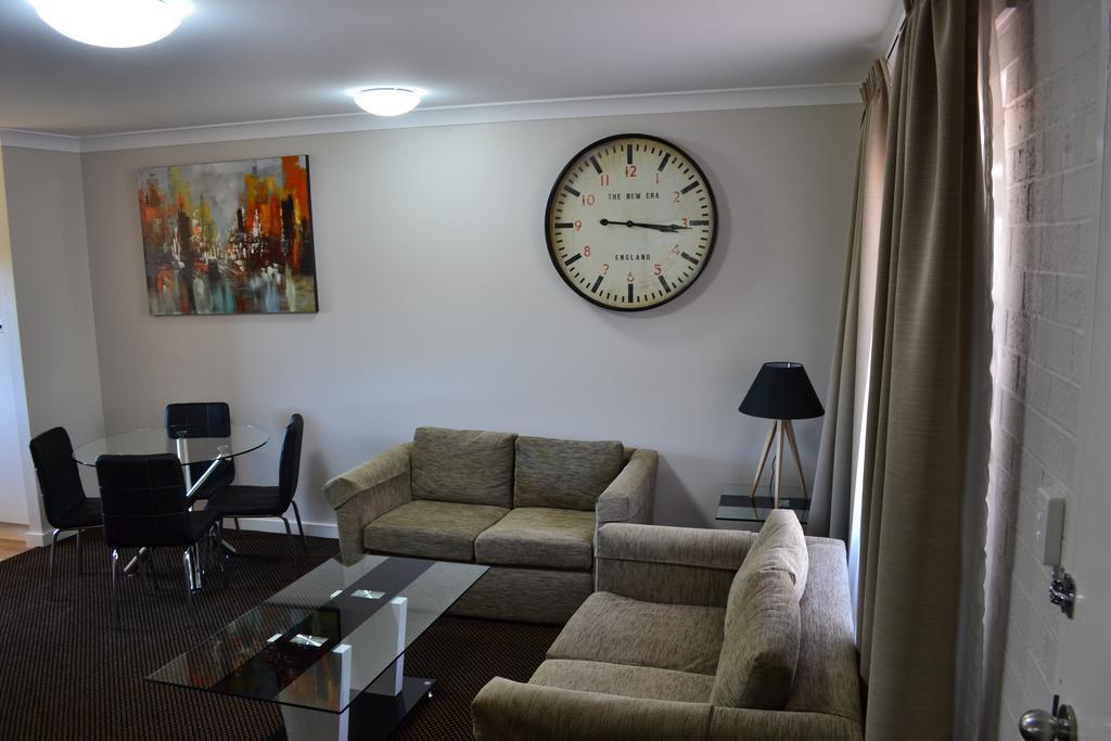 Cattlemans Country Motor Inn & Serviced Apartments Ντούμπο Εξωτερικό φωτογραφία