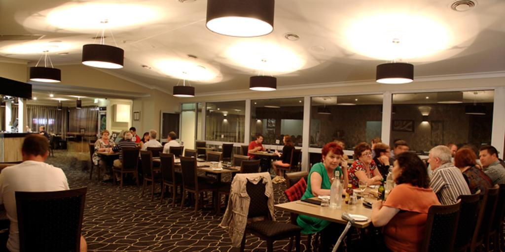 Cattlemans Country Motor Inn & Serviced Apartments Ντούμπο Δωμάτιο φωτογραφία