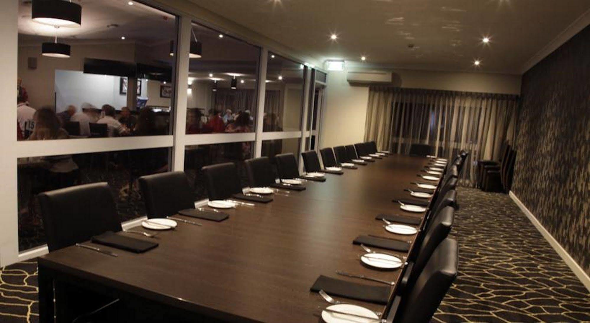 Cattlemans Country Motor Inn & Serviced Apartments Ντούμπο Εξωτερικό φωτογραφία