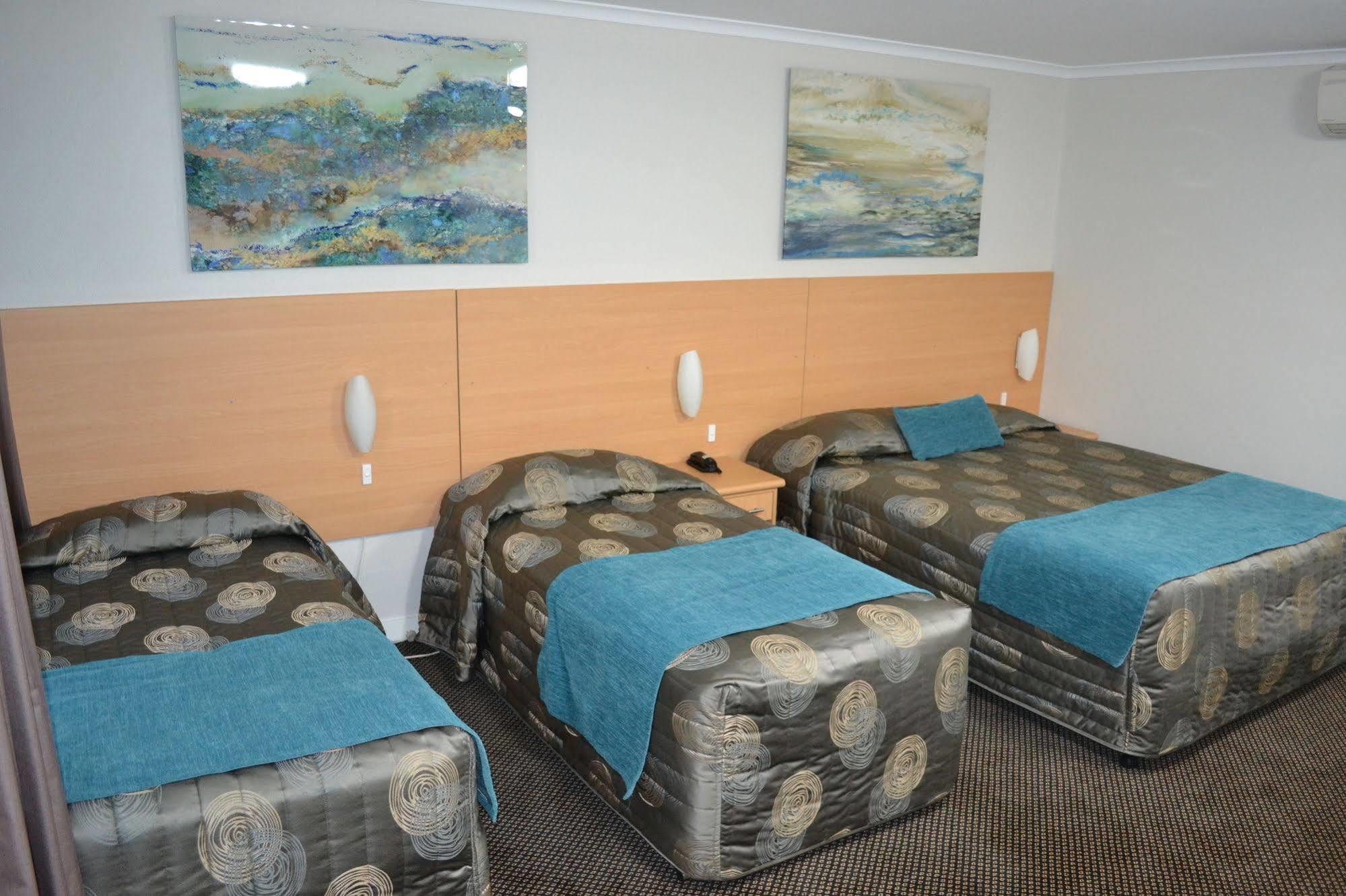 Cattlemans Country Motor Inn & Serviced Apartments Ντούμπο Εξωτερικό φωτογραφία