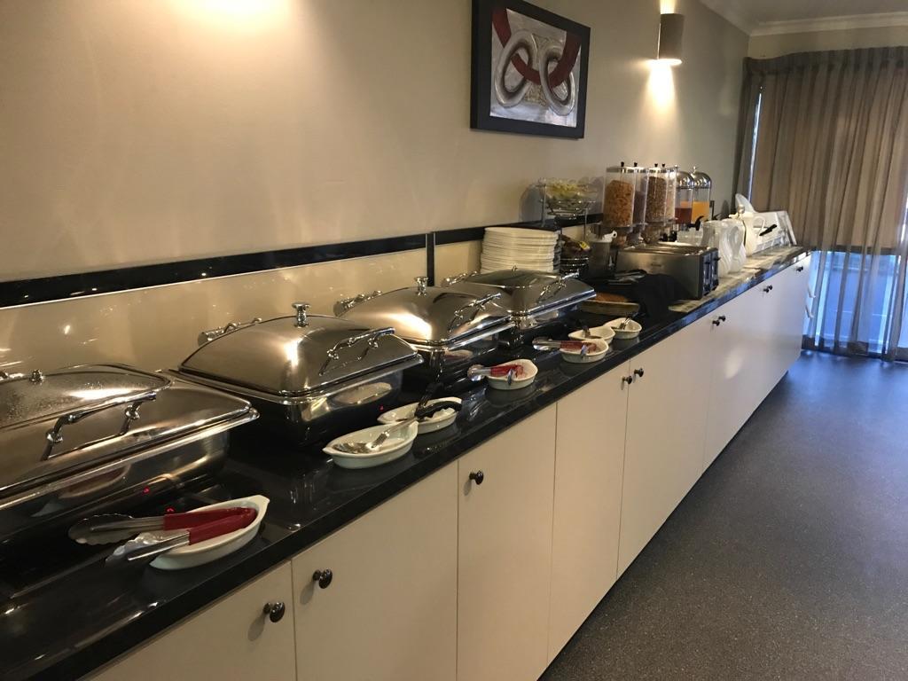 Cattlemans Country Motor Inn & Serviced Apartments Ντούμπο Εξωτερικό φωτογραφία