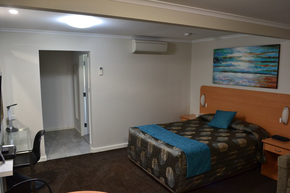 Cattlemans Country Motor Inn & Serviced Apartments Ντούμπο Εξωτερικό φωτογραφία