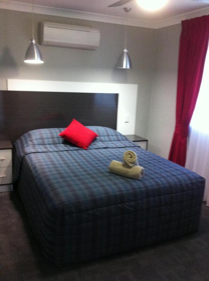 Cattlemans Country Motor Inn & Serviced Apartments Ντούμπο Εξωτερικό φωτογραφία