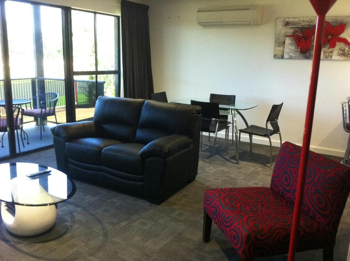 Cattlemans Country Motor Inn & Serviced Apartments Ντούμπο Εξωτερικό φωτογραφία